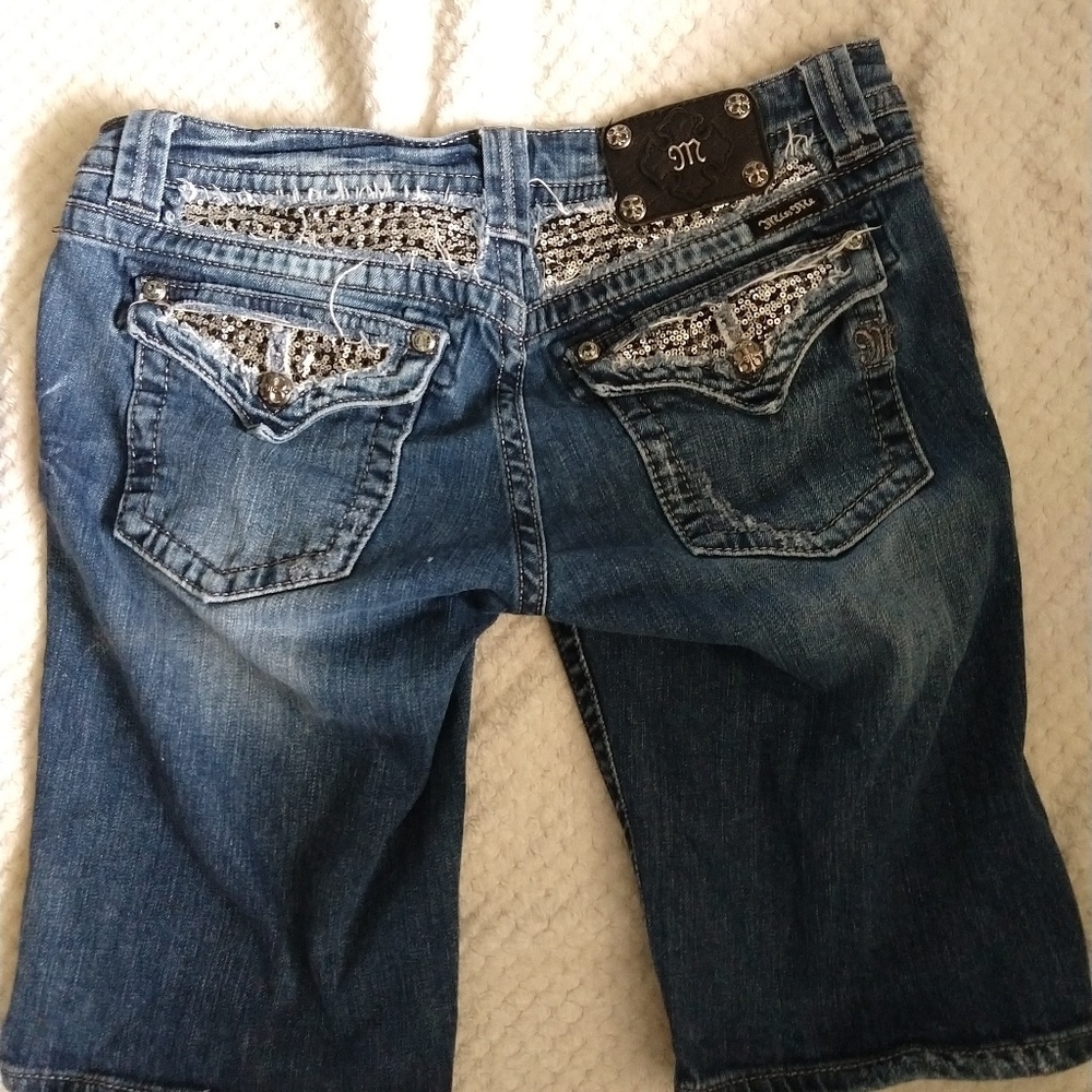 Miss Me Bermudas